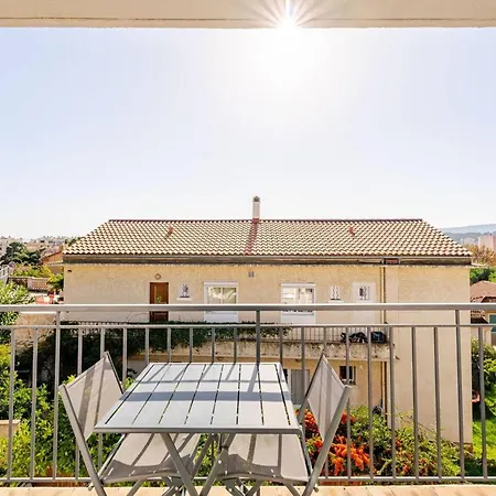 Appartement Centre Lavandou - Fr-1-816-7 *