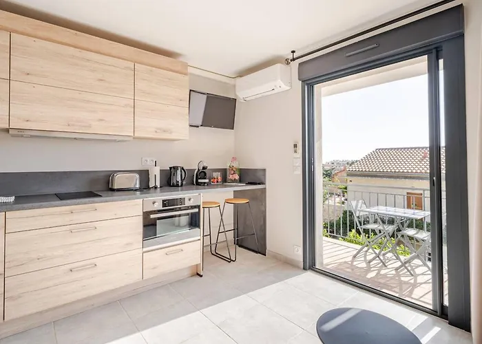 Renove Centre Lavandou, Proche - Fr-1-816-7 Apartmán