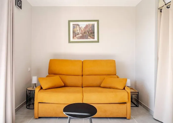 Apartmán Renove Centre Lavandou, Proche - Fr-1-816-7 *